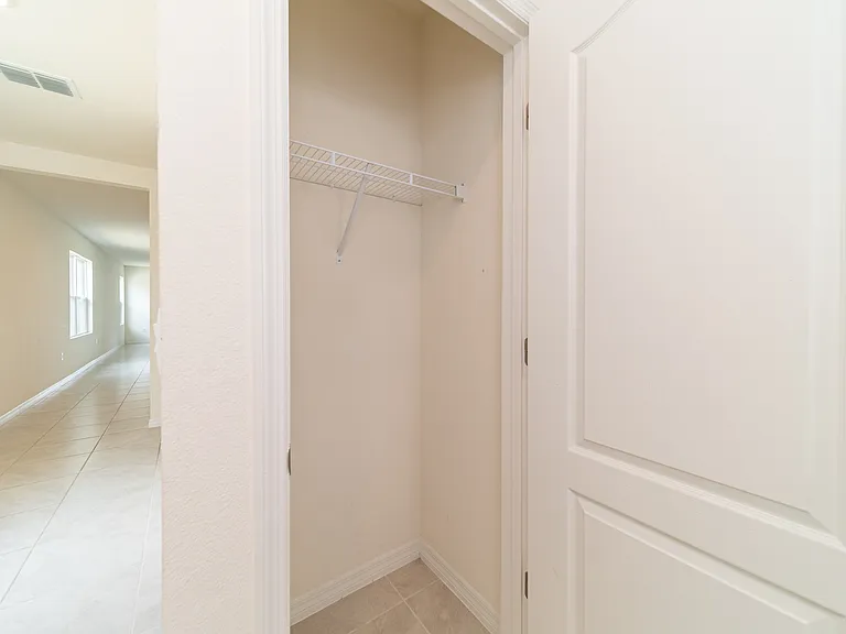 1181 Cascades Ave — Photo 5