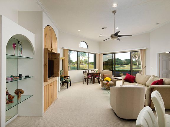 3rd image of 773 Windermere Way