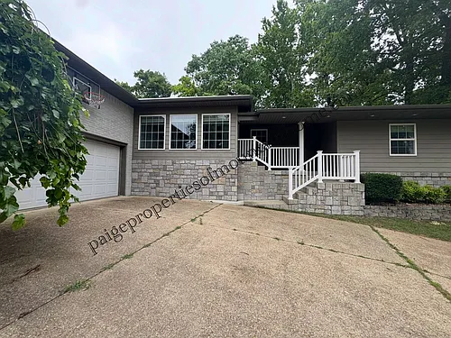 1741 Fairway Dr Photo 1