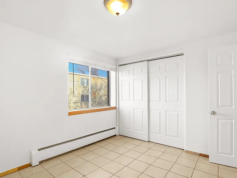 Camelot Apartments — Photo 16