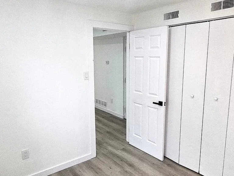 1023 Wallace Avenue - 2 — Photo 9