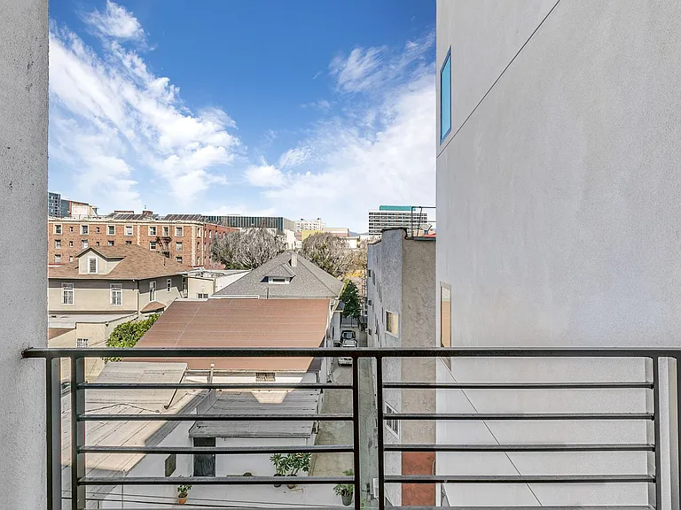 825 Coronado-Building — Photo 26