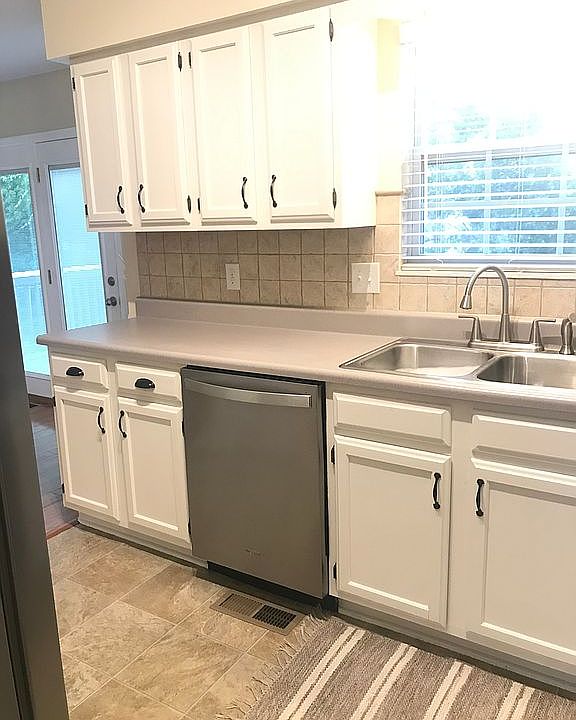 1st image of 608 Salisbury Ln