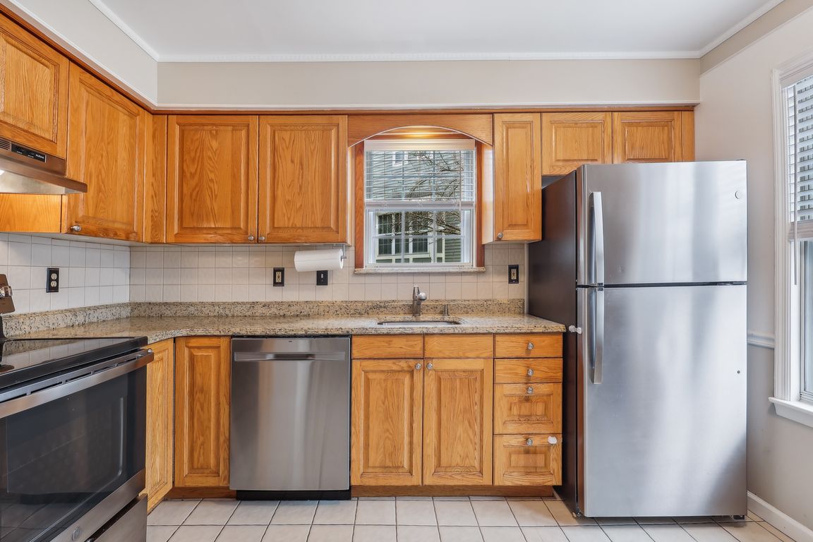 Twin Brook Ct-019.jpg