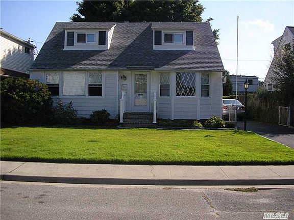 2nd image of 71 Moeller St