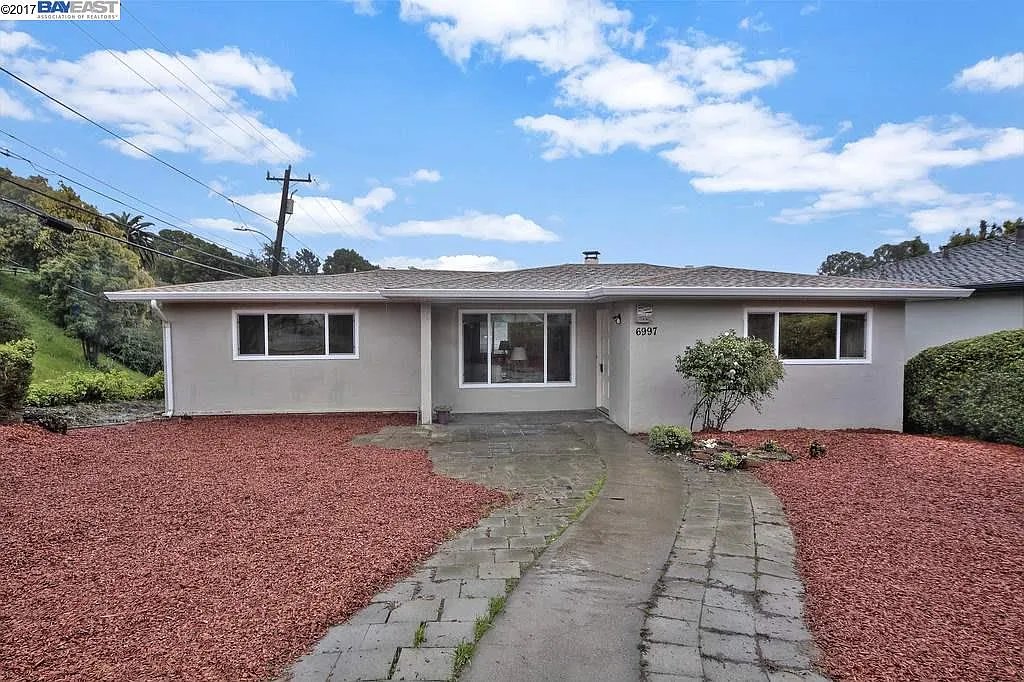 6997 Simson St photo 1