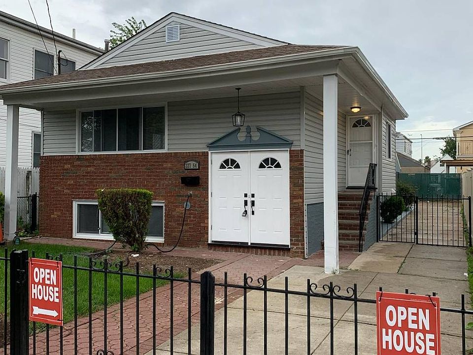 1st image of 227-54 113th Dr