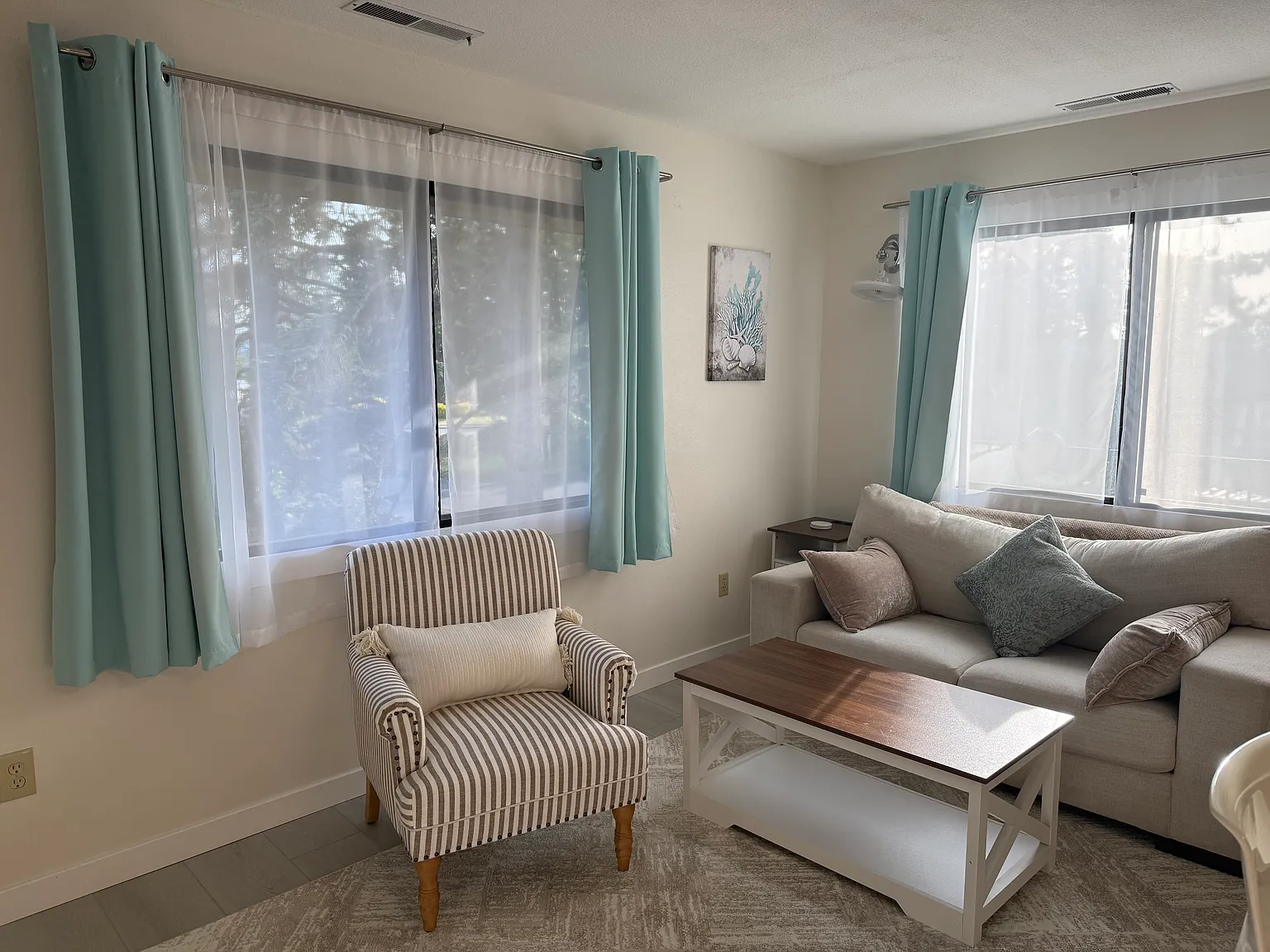 1 bed, 576 sqft, $2,100 — Photo 1