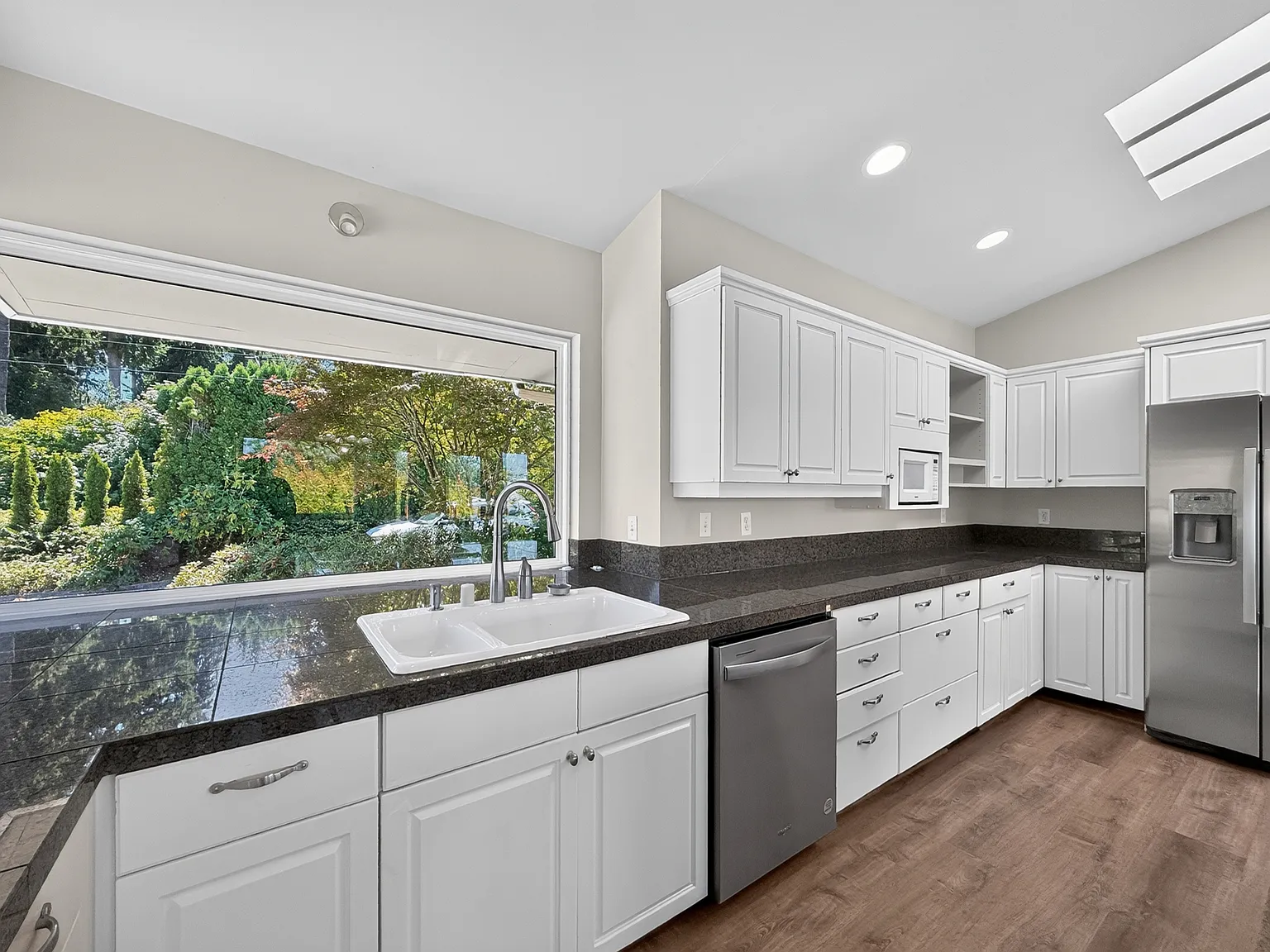 16706 SE 44th St, Bellevue - 1 — Photo 4