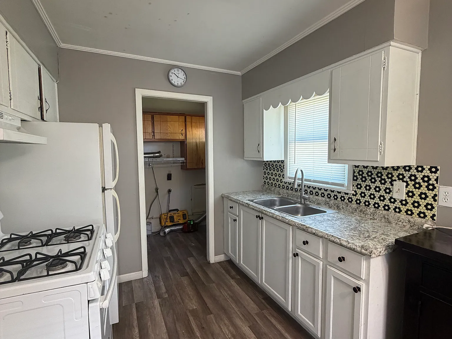 3 bed, 972 sqft, $1,400 — Photo 4