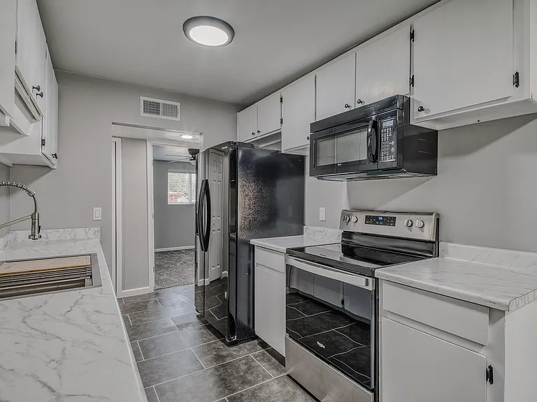 7000 E Brooks Dr — Photo 8