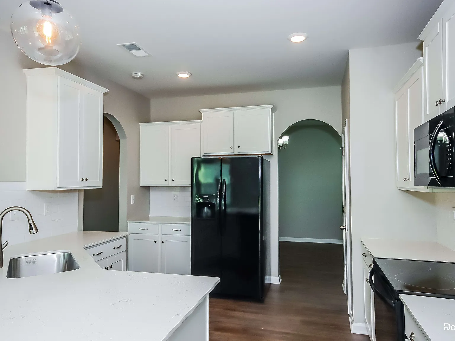 5 bed, 3.0 bath, 2903 sqft, $2,635 — Photo 4