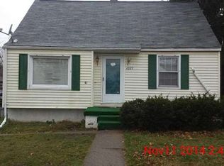 1027 Good Pl, South Bend, IN 46616