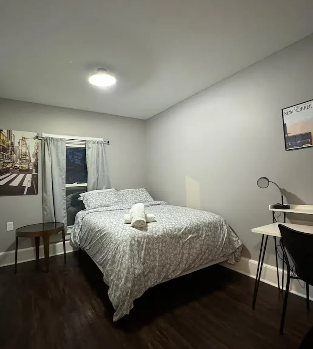 4 bed, 2800 sqft, $850 — Photo 1