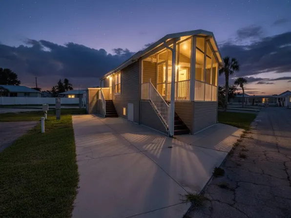 528 Pueblo Trl, Fort Myers Beach, FL 33931