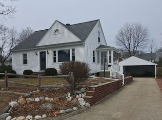 14 Glendale Ave, Manchester, NH 03103