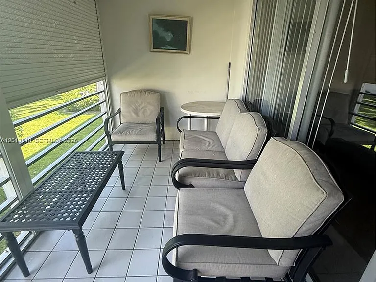4401 Martinique Ct #B2 — Photo 2