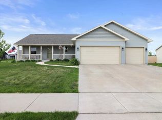 648 Prairie Vw, Evansville, WI 53536