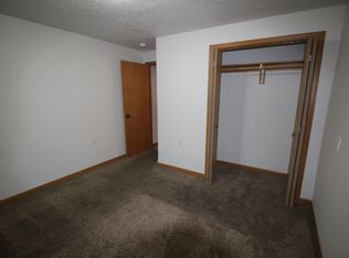 2025 2nd Ave SW #2, Minot, ND 58701