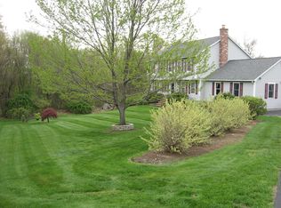 3 Garrett Dr, Westford, MA 01886