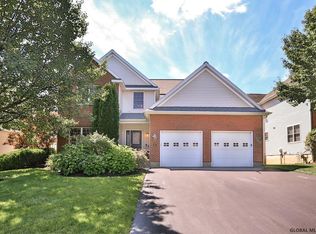 19 Yardley Ct, Loudonville, NY 12211