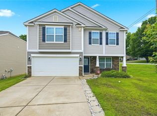 8502 Mansell Ct, Charlotte, NC 28215