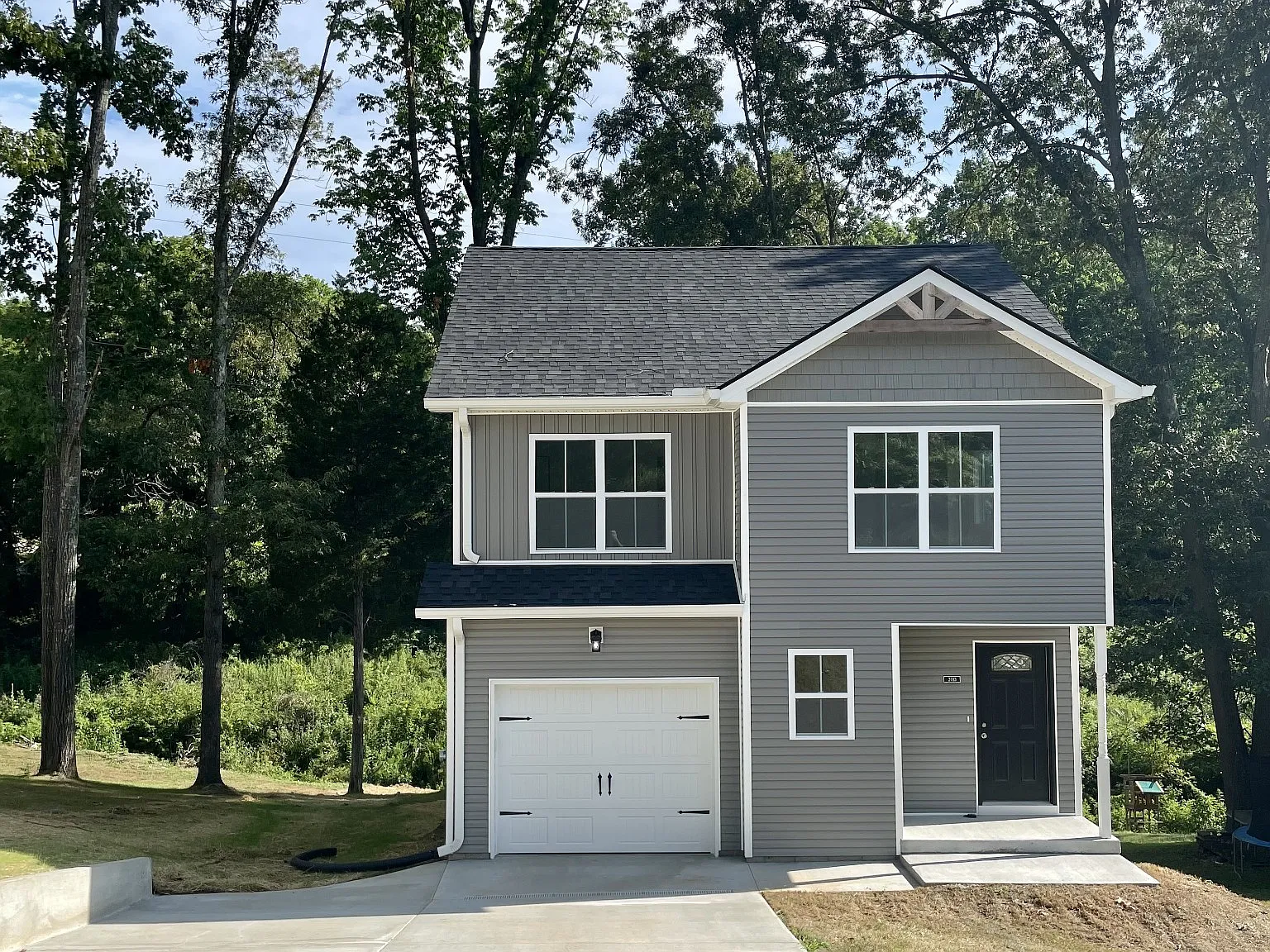 3 bed, 2.5 bath, 1521 sqft, $1,695 — Photo 3