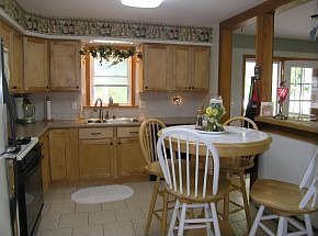 3rd image of 816 Madeline Dr