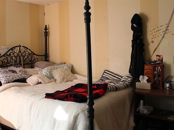 3rd image of 2227 N Woodbridge St