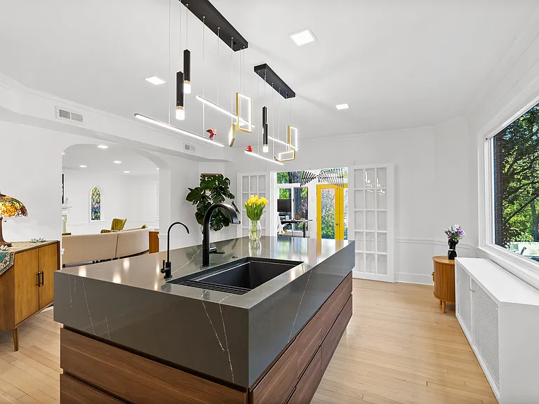 4400 Q St NW — Photo 10