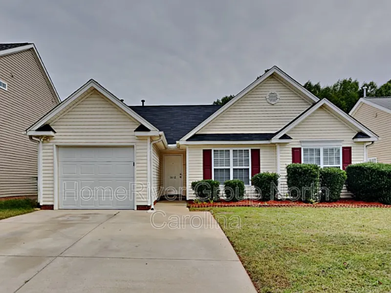 3 bed, 2.0 bath, 1238 sqft, $1,710 — Photo 1