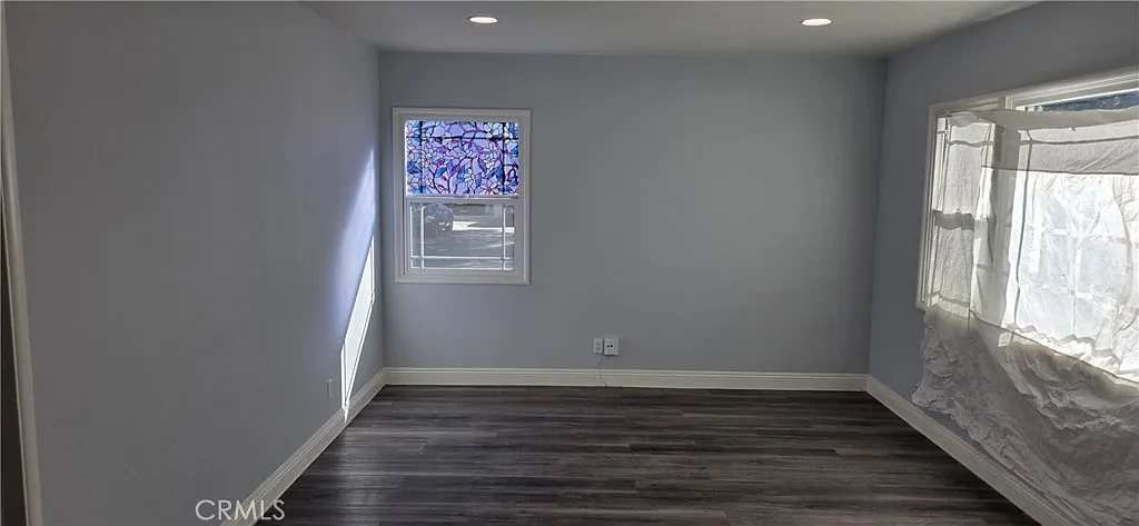 3 bed, 980 sqft, $3,150 — Photo 2