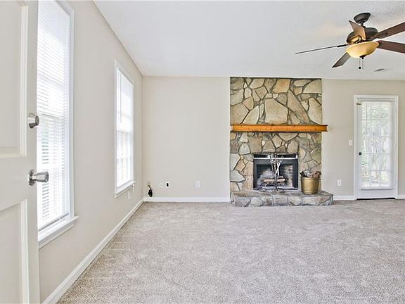 5th image of 400 Wayside Dr