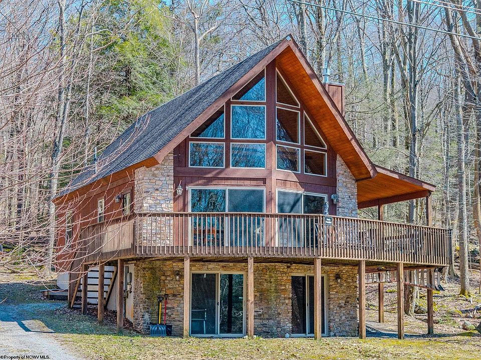 1st image of 74 Bluebell Dr