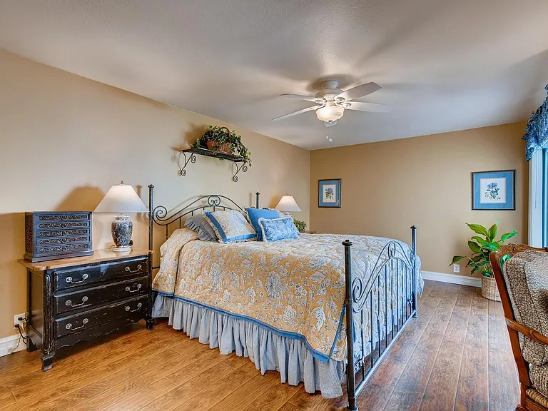 24326 Toledo Ln — Photo 16