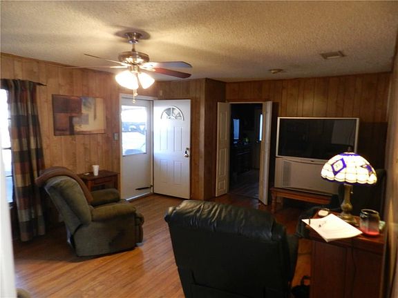 2nd image of 941 Indian Hills Dr