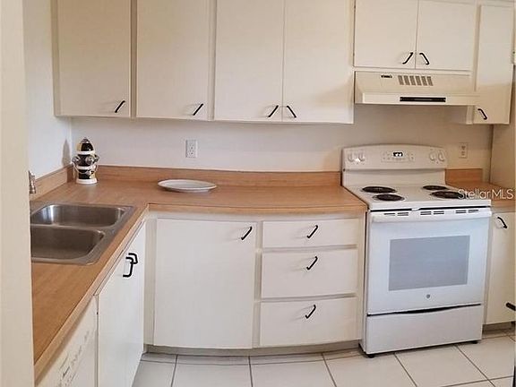 3rd image of 2599 Woodgate Ln #K-7