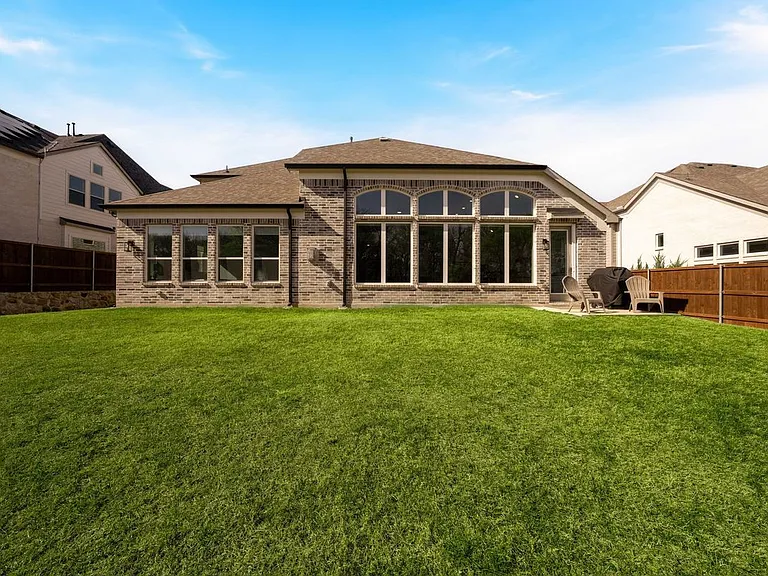 4602 Lorion Dr — Photo 35