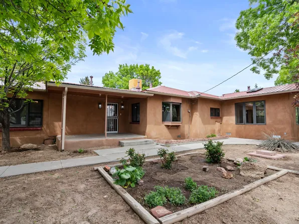 1125 Birch Ln, Espanola, NM 87532