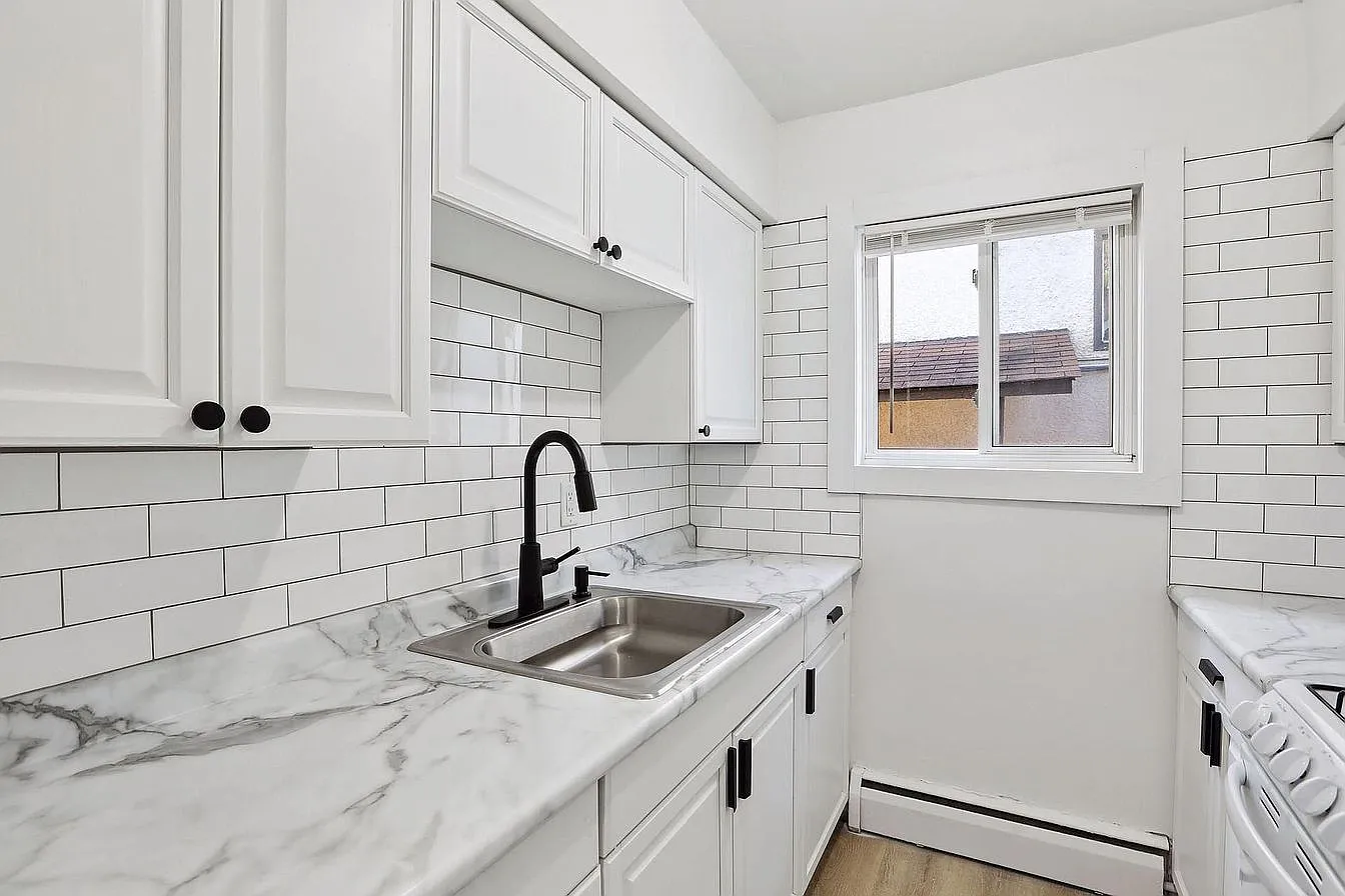 1 bed, 700 sqft, $1,325 — Photo 3