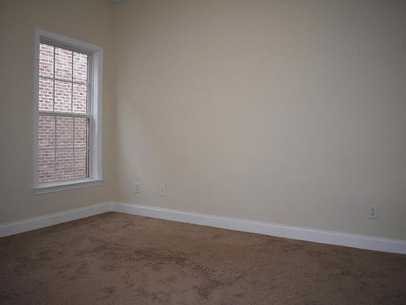 4th image of 665 Scenic Creek Dr