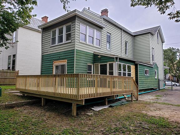 Attached Deck & Fenced Backyard