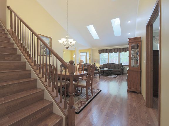 5th image of 810 Skyline Dr