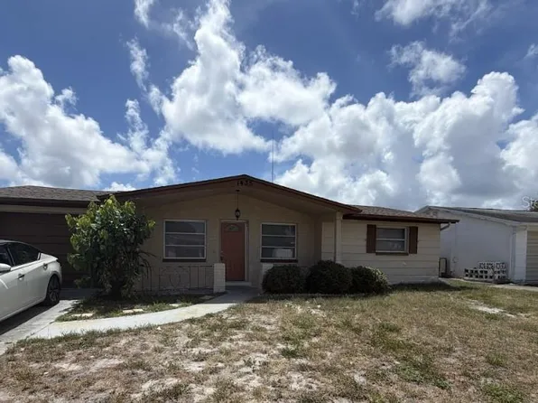 1435 Viking Dr, Holiday, FL 34691