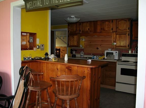 kitchen/breakfast bar