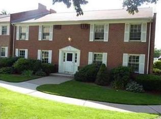 122 Parkside Dr, Suffern, NY 10901