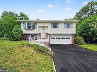 90 Pine Maple St, Mc Alisterville, PA 17049