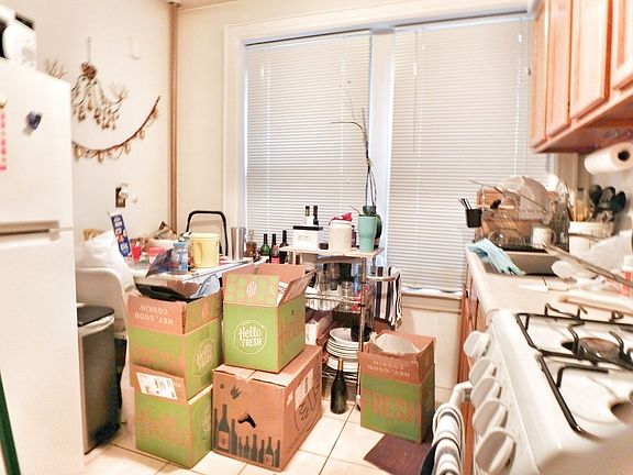 4th image of 2624 29th St APT 1F