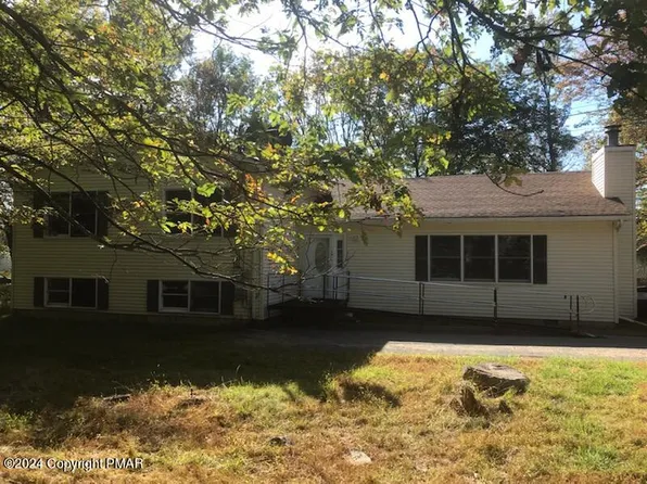 1127 Steele Cir, Bushkill, PA 18324