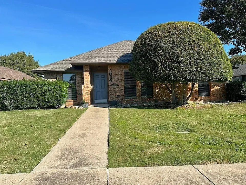 2033 Espinosa Dr